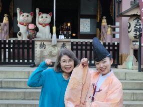 宮司婦人・市野恵子さんと長女・智恵さん